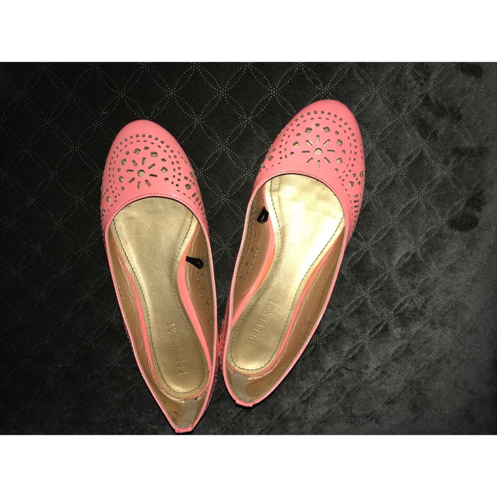 FOREVER 21 FLATS